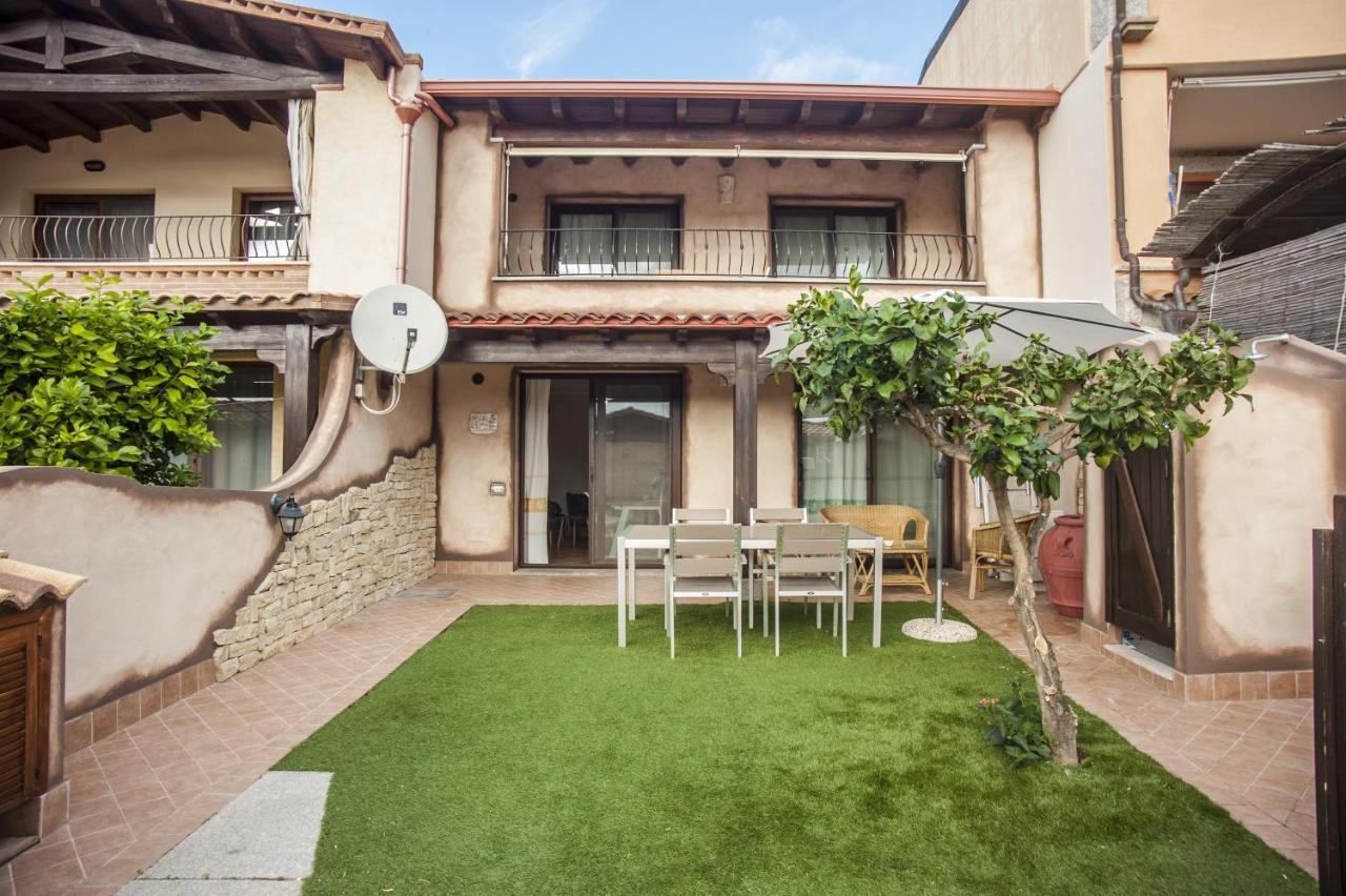 Vila Sobia Manna Chia Exteriér fotografie